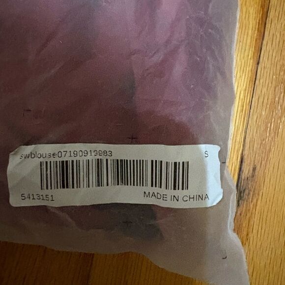 SHEIN Women's Burgundy Shirt Sleeve Button Up Blouse - Picture 6 of 6